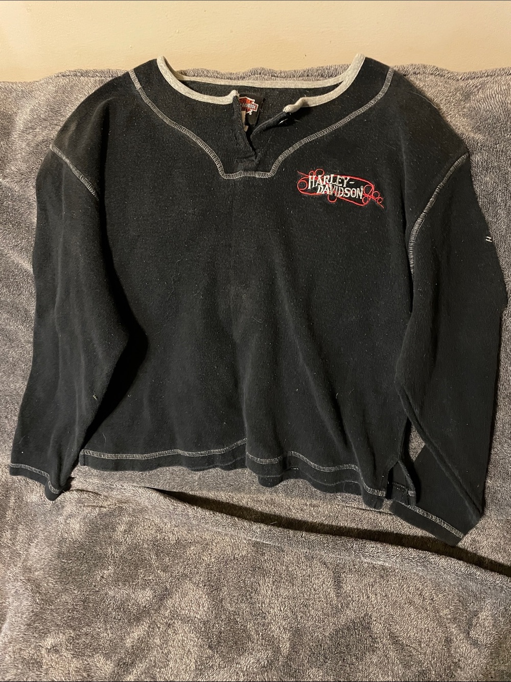 Harley-Davidson Black Crewneck Sweater with Red Logo Accent